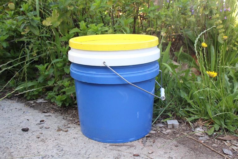 How to make your own bokashi bucket