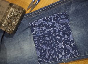 how to patch clothes by hand