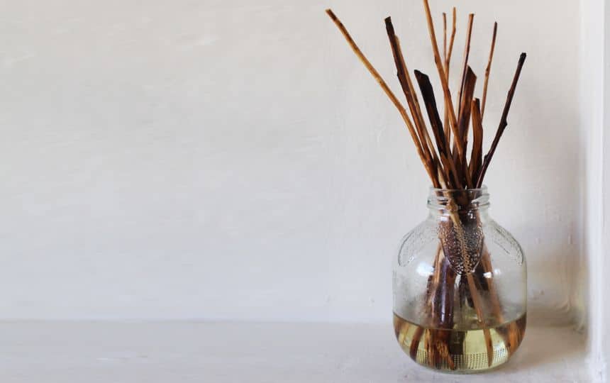How to make a homemade reed diffuser