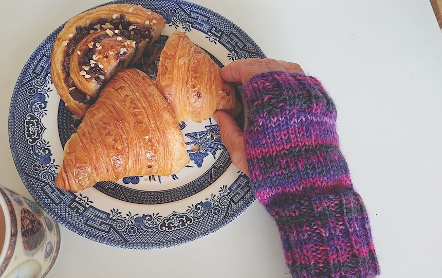Say goodbye to cold hands this winter with these easy-to-knit fingerless gloves pattern.